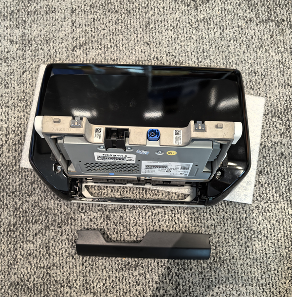 10B 919 606 C 12“ inch Genuine Volkswagen ID 3 ID.3 Display Unit 10B919606C Screen